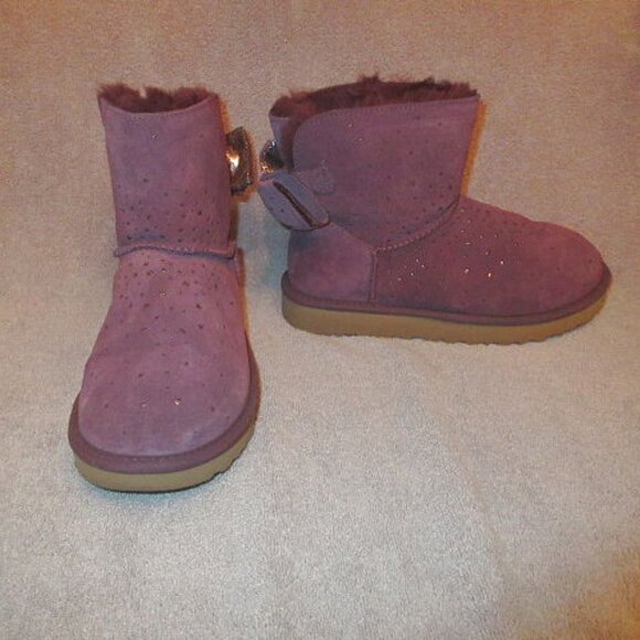 UGG Stargirl Bow Boots Size 7 Sherling Lined Shimmer Stars Purple Suede Short - Picture 2 of 13